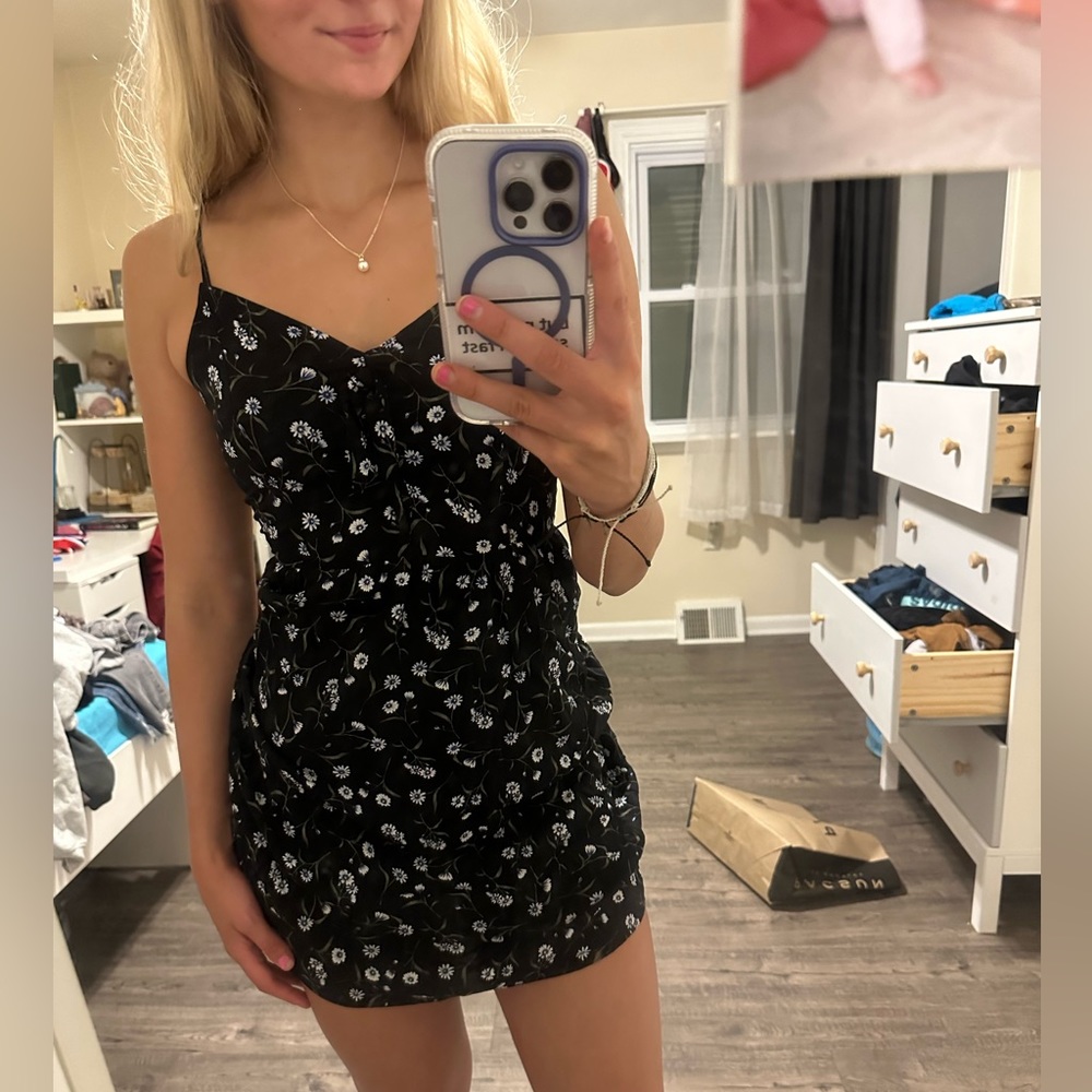 super cute floral sundress